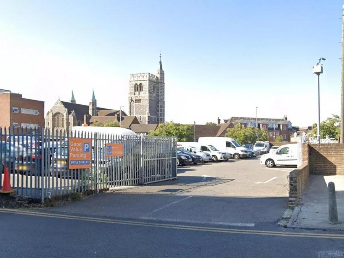 12 B Market Street Watford  Exterior photo